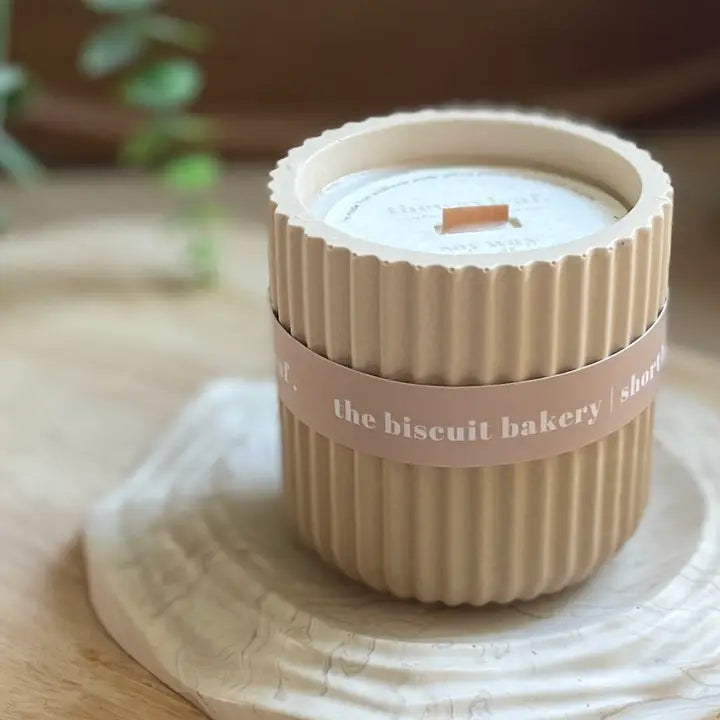 Shortbread and almond candle