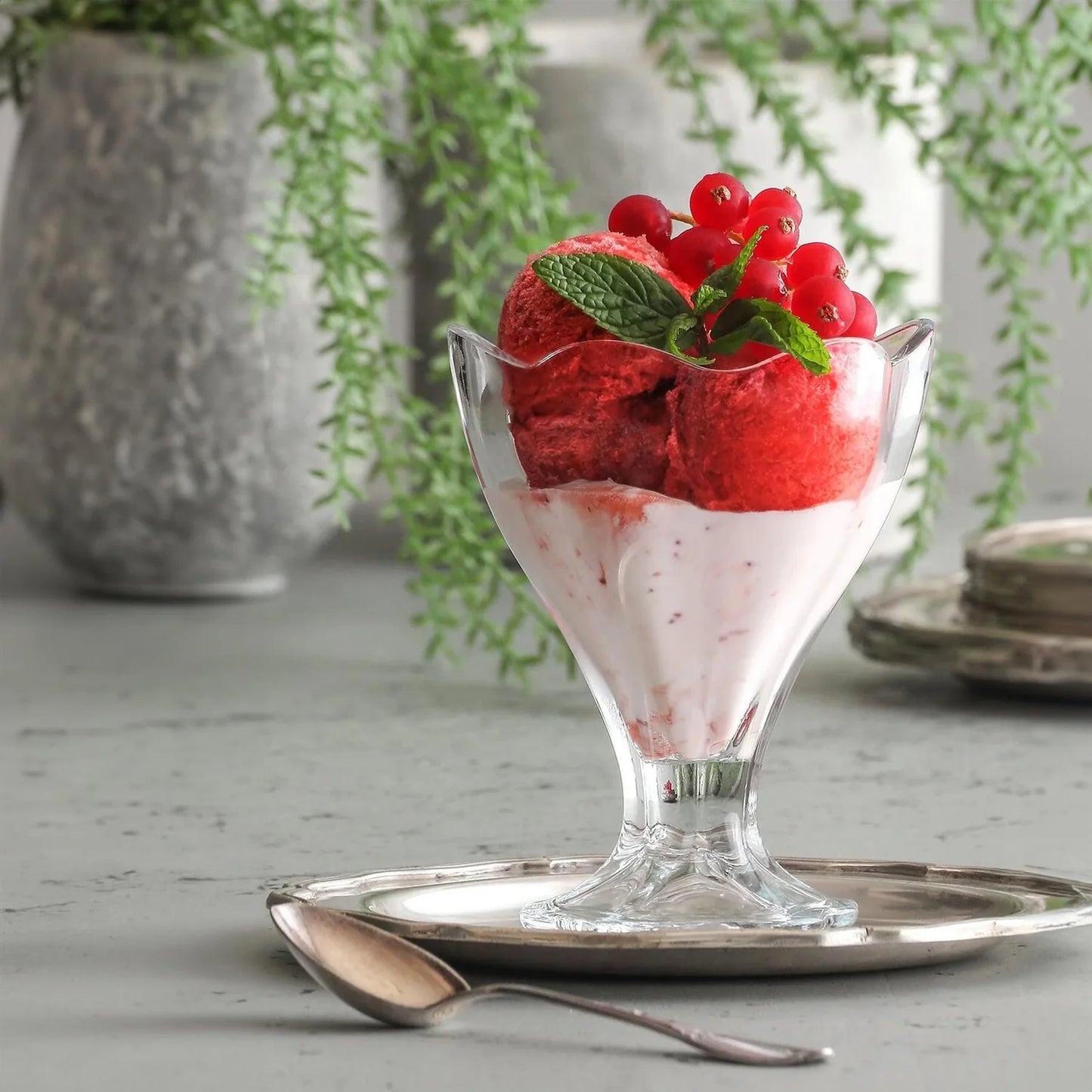 Lily Ice cream bowl