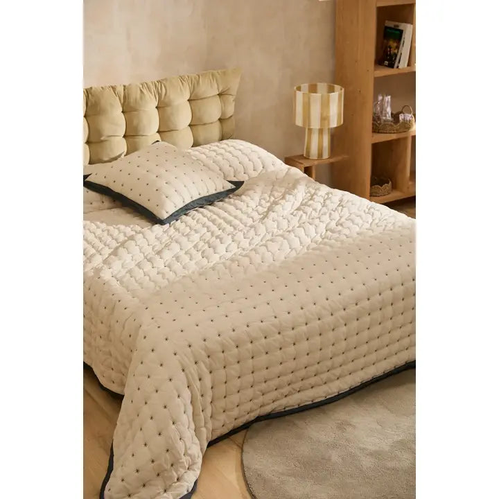 Nimes bedspread