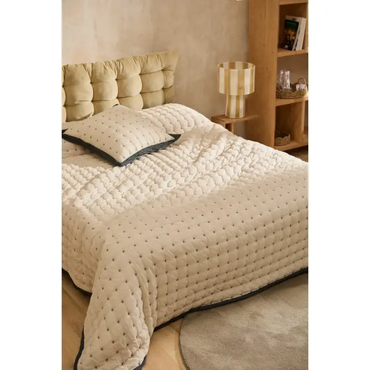 Nimes bedspread